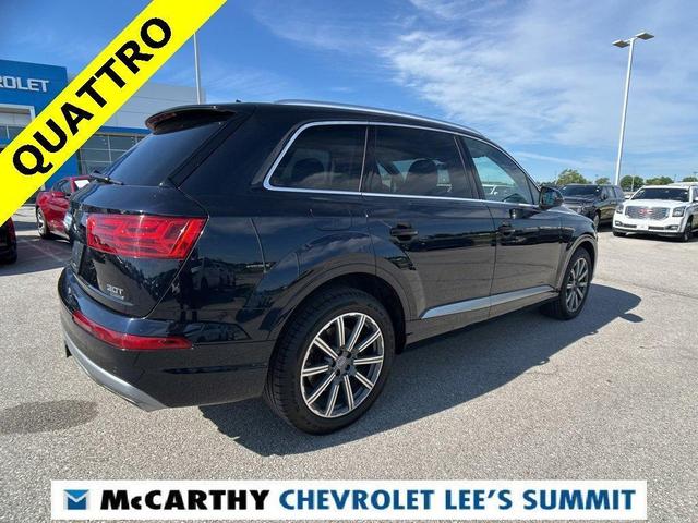 Photo of 2018 Ink Blue Metallic Audi Q7