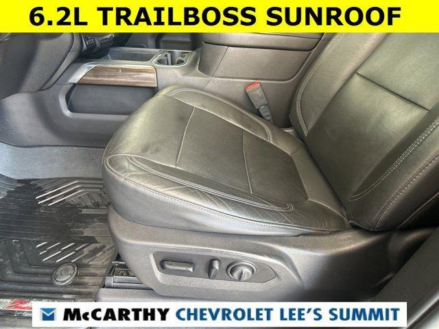 Photo of 2020 Black Chevrolet Silverado 1500