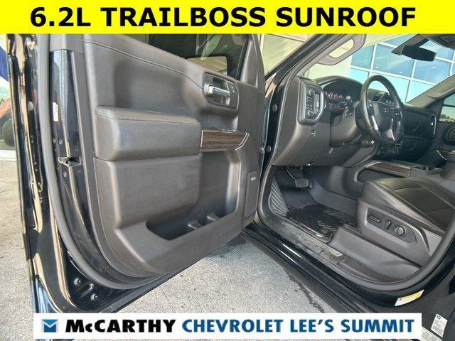 Photo of 2020 Black Chevrolet Silverado 1500