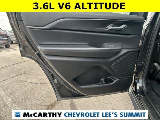 Photo of 2024 Diamond Black Jeep Grand Cherokee L