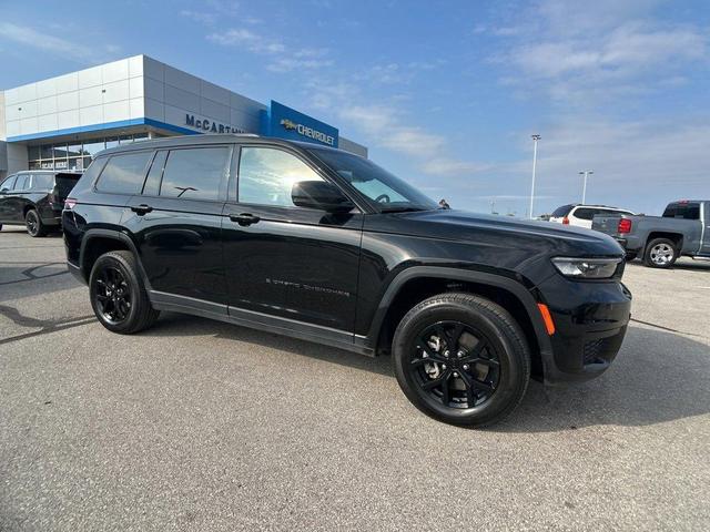 Photo of 2024 Diamond Black Jeep Grand Cherokee L
