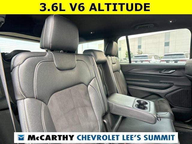 Photo of 2024 Diamond Black Jeep Grand Cherokee L