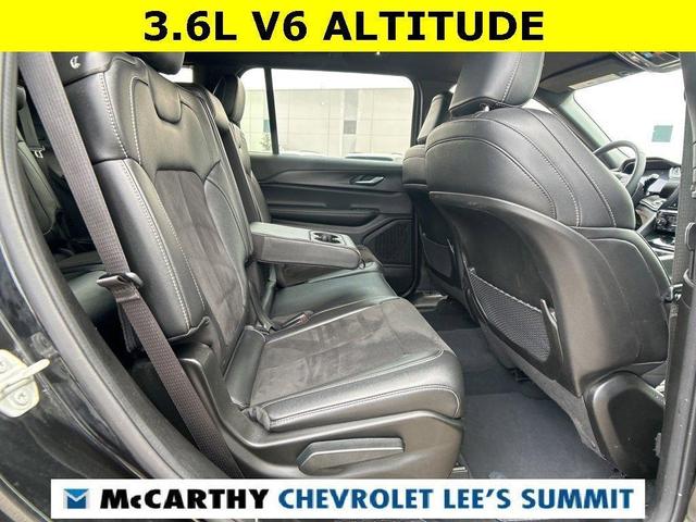 Photo of 2024 Diamond Black Jeep Grand Cherokee L