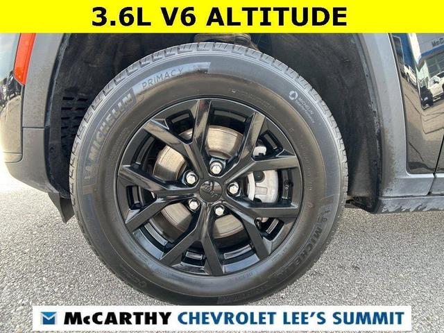 Photo of 2024 Diamond Black Jeep Grand Cherokee L