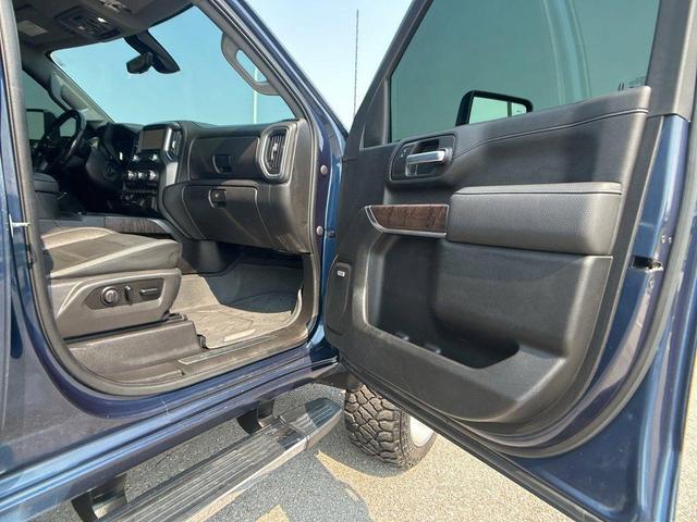 Photo of 2021 Pacific Blue Metallic GMC Sierra 2500