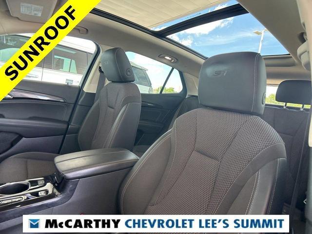 Photo of 2022 Summit White Buick Envision