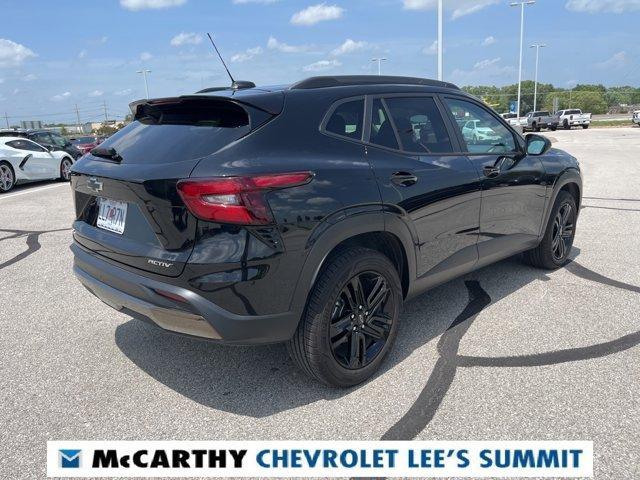 Photo of 2025 Mosaic Black Metallic Chevrolet Trax