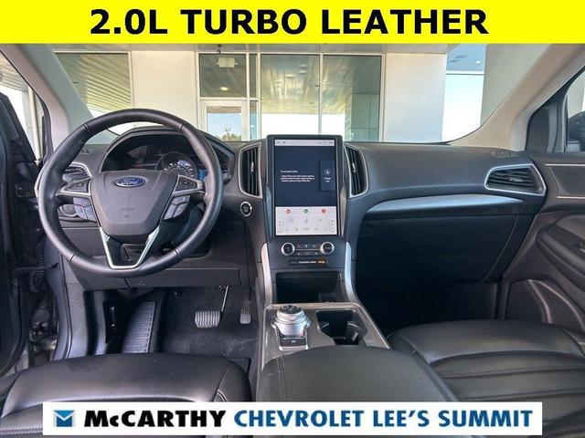 Photo of 2024 Gray Metallic Ford Edge