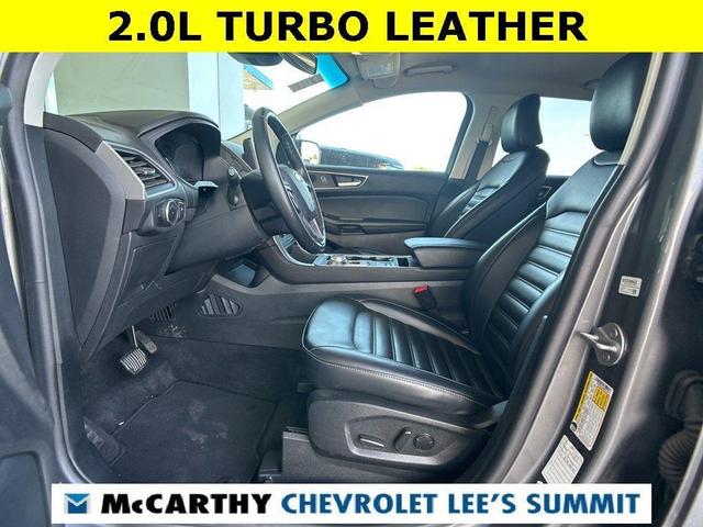 Photo of 2024 Gray Metallic Ford Edge