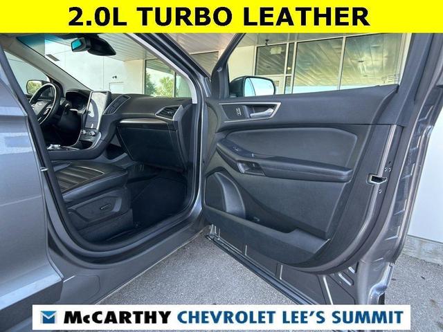 Photo of 2024 Gray Metallic Ford Edge