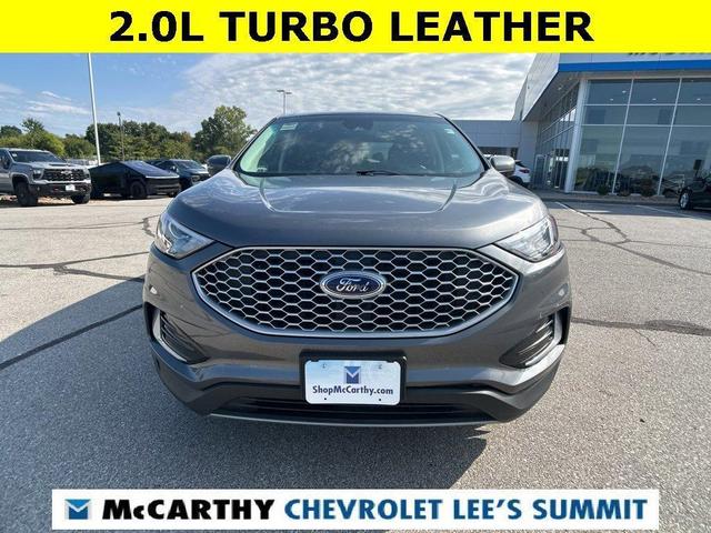 Photo of 2024 Gray Metallic Ford Edge