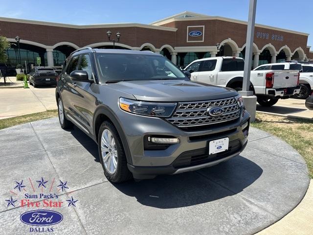 Photo of 2023 Carbonized Gray Metallic Ford Explorer