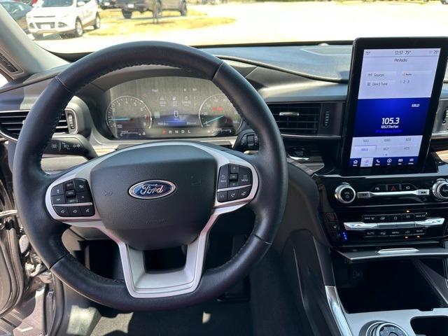 Photo of 2023 Carbonized Gray Metallic Ford Explorer