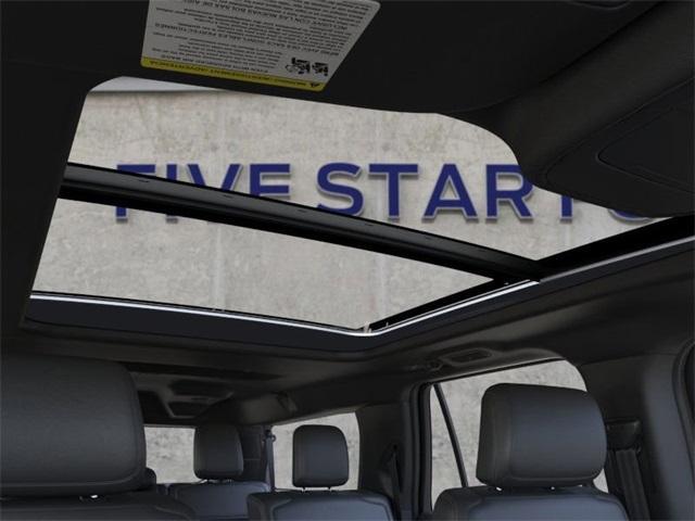 Photo of 2025 Silver Metallic Ford Expedition Max
