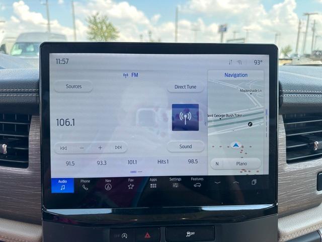 Photo of 2023 Black Metallic Ford Expedition