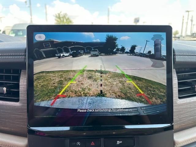 Photo of 2023 Black Metallic Ford Expedition