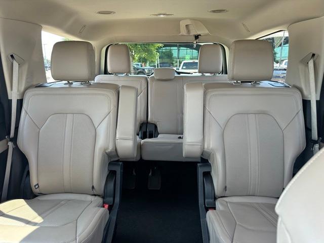 Photo of 2023 Black Metallic Ford Expedition