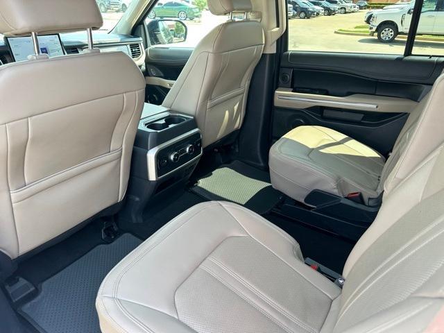 Photo of 2023 Black Metallic Ford Expedition