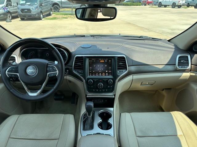 Photo of 2017 True Blue Pearlcoat Jeep Grand Cherokee