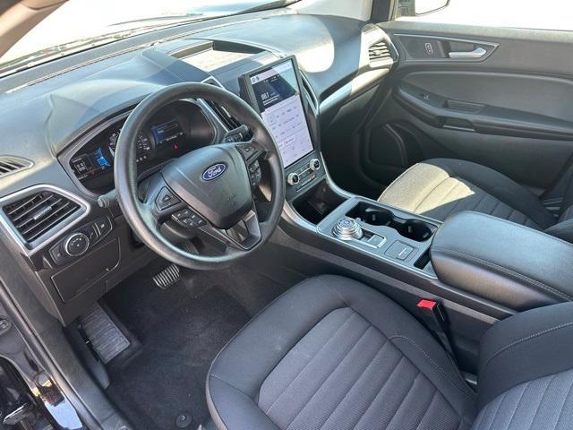 Photo of 2022 Agate Black Metallic Ford Edge