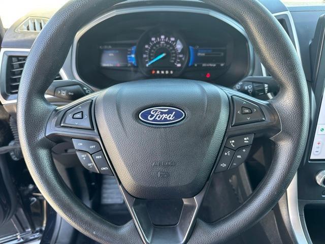 Photo of 2022 Agate Black Metallic Ford Edge