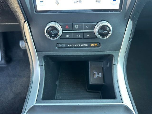 Photo of 2022 Agate Black Metallic Ford Edge