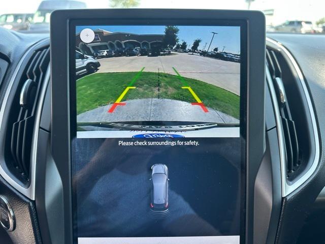 Photo of 2022 Agate Black Metallic Ford Edge