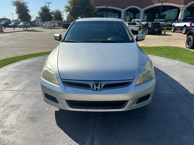 Photo of 2006 Alabaster Silver Metallic Honda Accord