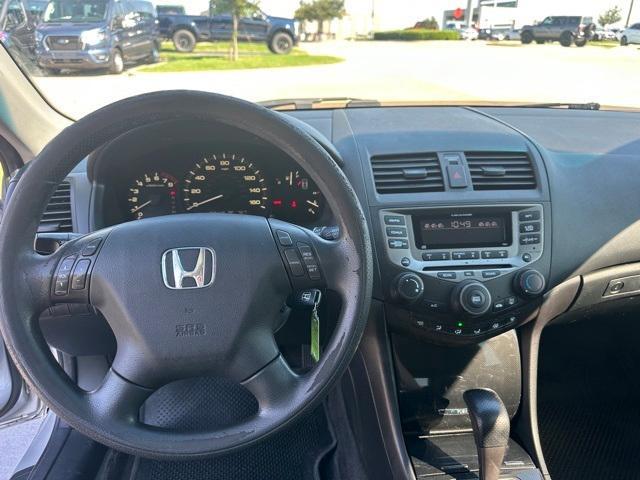 Photo of 2006 Alabaster Silver Metallic Honda Accord