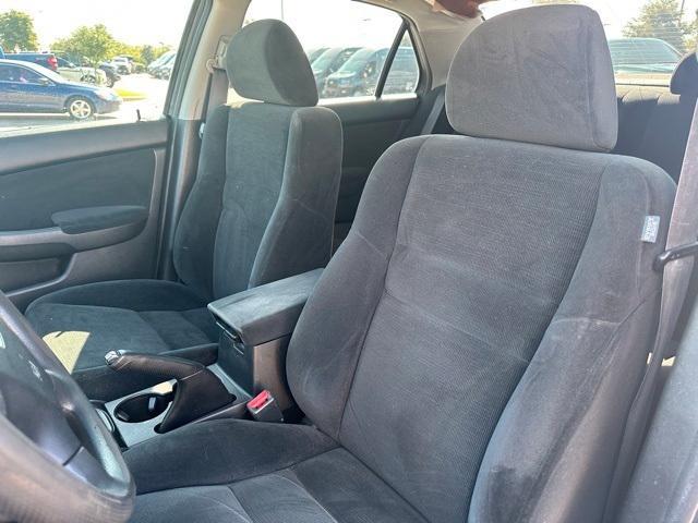 Photo of 2006 Alabaster Silver Metallic Honda Accord