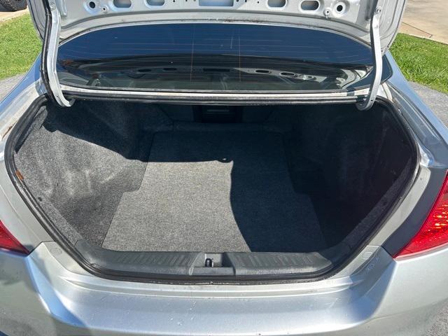 Photo of 2006 Alabaster Silver Metallic Honda Accord