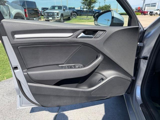 Photo of 2015 Silver Metallic Audi A3