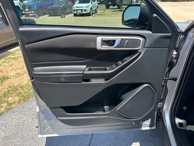 Photo of 2020 Iconic Silver Metallic Ford Explorer