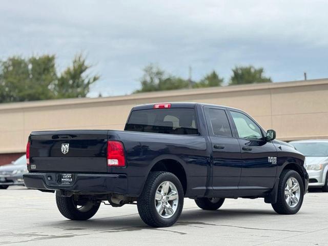 Photo of 2019 True Blue Pearlcoat RAM 1500