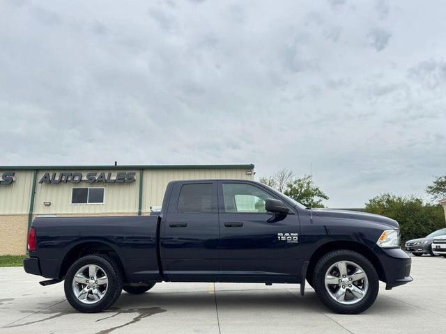 Photo of 2019 True Blue Pearlcoat RAM 1500