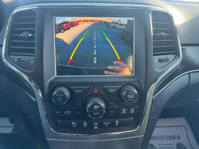 Photo of 2018 Diamond Black Crystal Pearlcoat Jeep Grand Cherokee