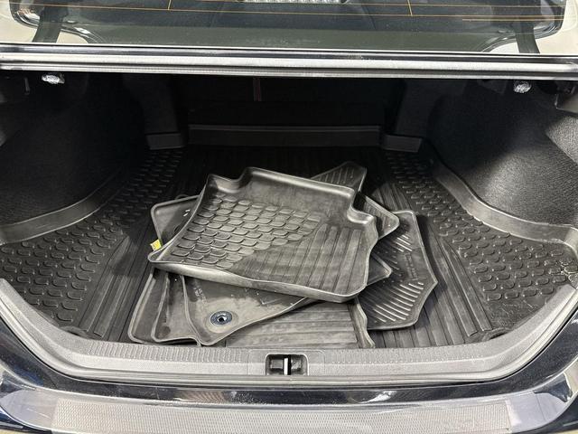 Photo of 2018 Black Toyota Camry