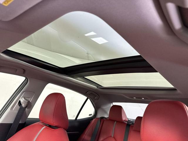 Photo of 2018 Black Toyota Camry