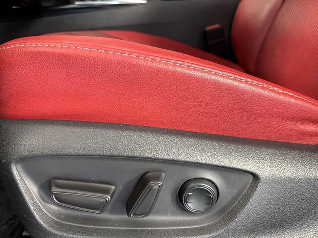 Photo of 2018 Black Toyota Camry