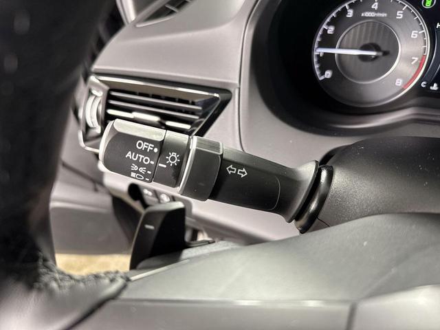 Photo of 2025 Gray Acura RDX