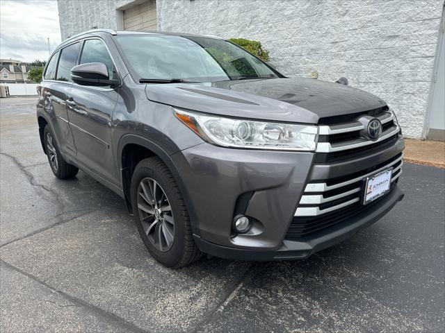 Photo of 2018 Predawn Gray Mica Toyota Highlander