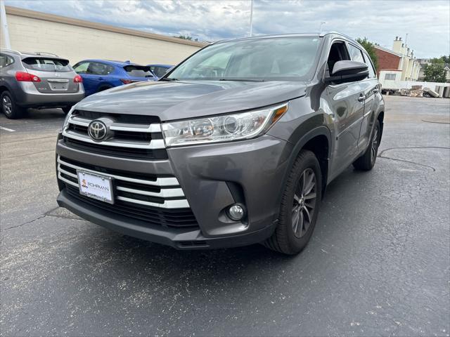 Photo of 2018 Predawn Gray Mica Toyota Highlander