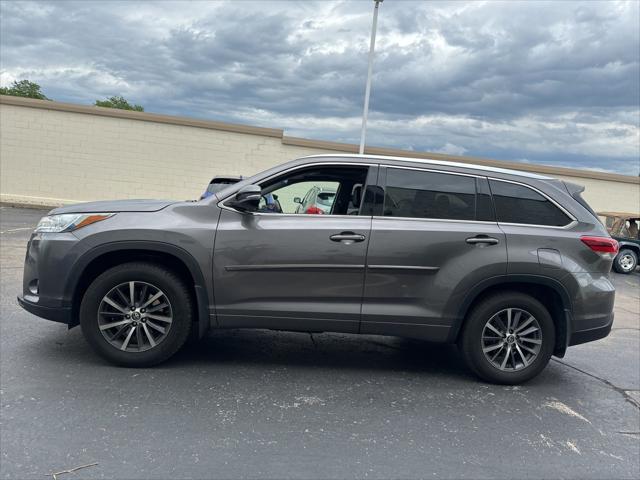 Photo of 2018 Predawn Gray Mica Toyota Highlander