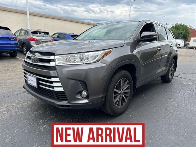 Photo of 2018 Predawn Gray Mica Toyota Highlander