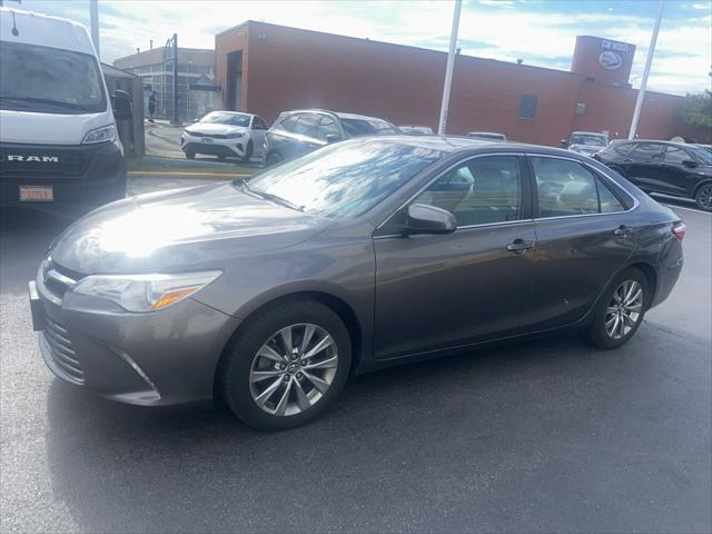 Photo of 2017 Predawn Gray Mica Toyota Camry