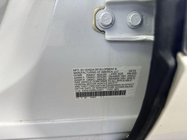 Photo of 2024 Platinum White Pearl Acura MDX