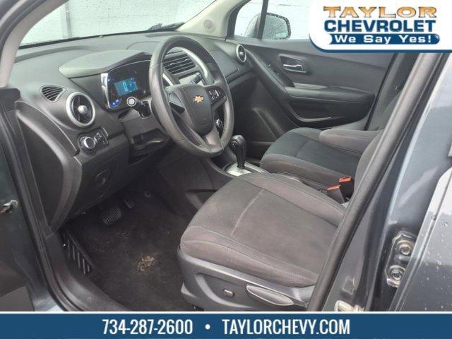 Photo of 2016 Cyber Gray Metallic Chevrolet Trax