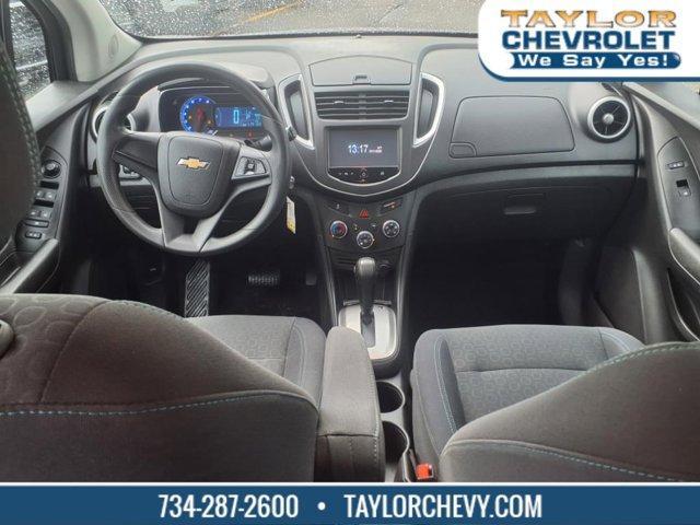Photo of 2016 Cyber Gray Metallic Chevrolet Trax