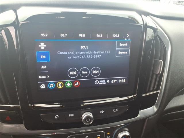 Photo of 2022 Mosaic Black Metallic Chevrolet Traverse