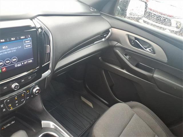 Photo of 2022 Mosaic Black Metallic Chevrolet Traverse
